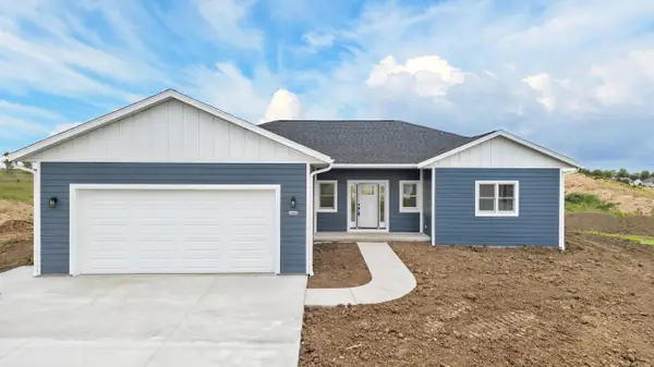 2906 Stonebrook Dr, Sheboygan, WI 53081