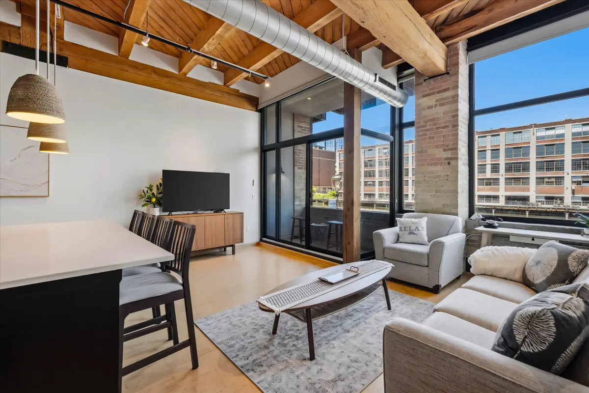200 S Water St, Milwaukee, WI 53204 - #1