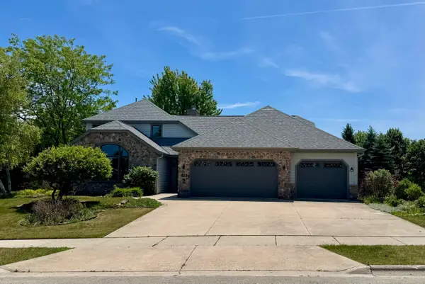 375 Regatta Dr, Port Washington, WI 53074