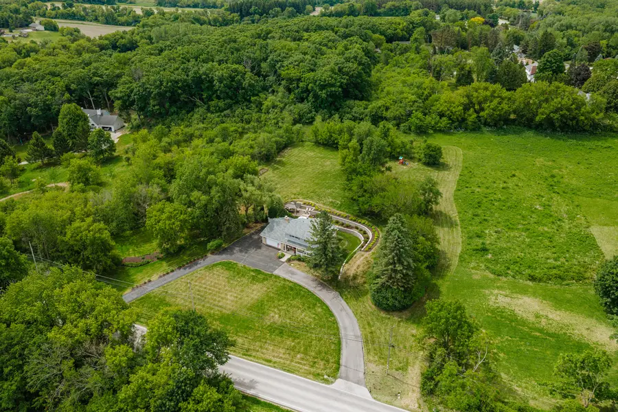 N10W28431 Northview Rd, Delafield, WI 53188 - #2