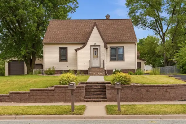 310 9th Ave N, Onalaska, WI 54650