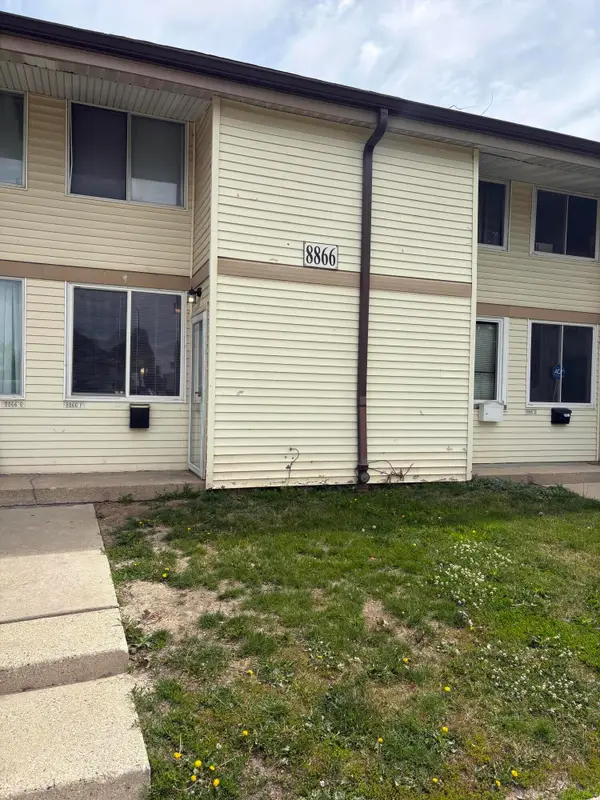 8866 N 95 St, Milwaukee, WI 53224