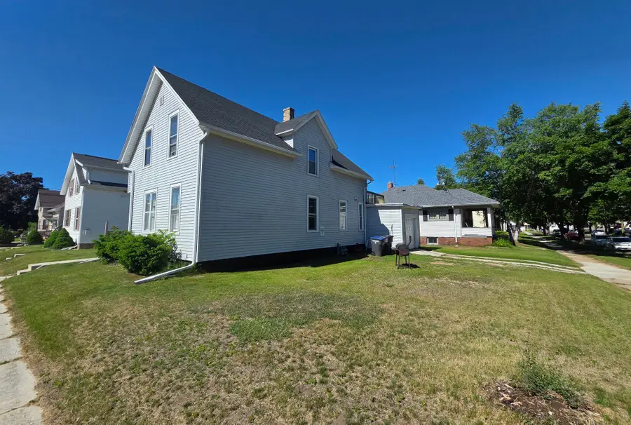 2006 S 11th St, Sheboygan, WI 53081 - #3