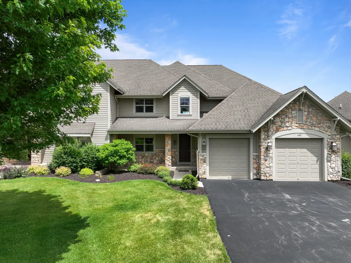 642 Eagleton Dr, Geneva, WI 53147 - #1