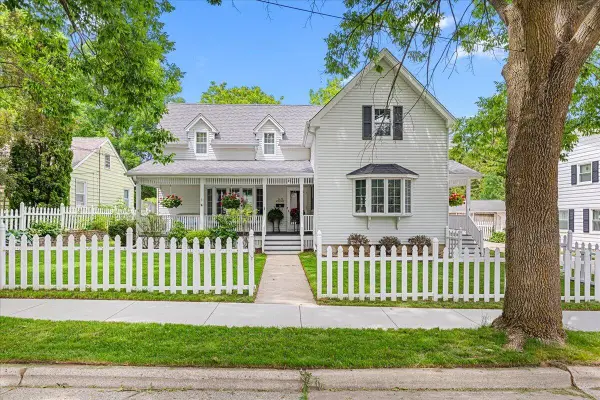 N37W6046 Wurthmann St, Cedarburg, WI 53012