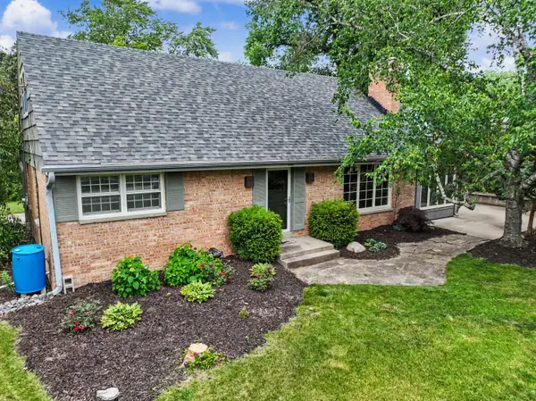 N68W13566 Ranch Rd, Menomonee Falls, WI 53051
