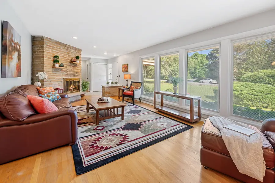 1603 W Zedler Ln, Mequon, WI 53092 - #3