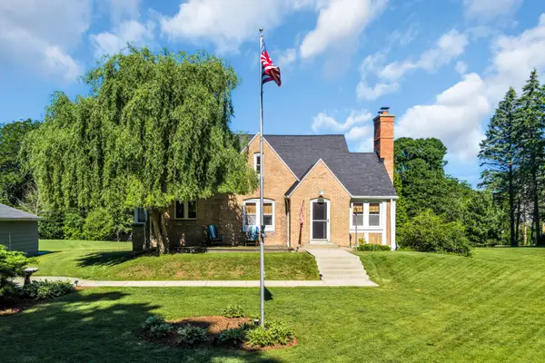 5835 S 92nd St, Hales Corners, WI 53130