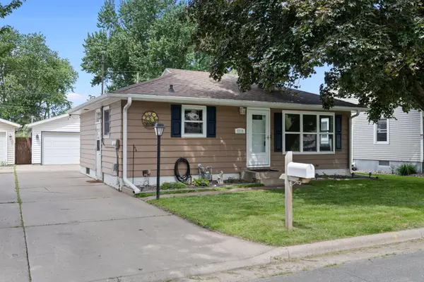 2216 30th St S, La Crosse, WI 54601