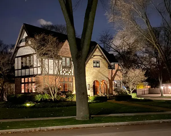 1101 E Circle Dr, Whitefish Bay, WI 53217