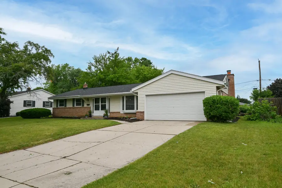 N90W17638 St. Francis Dr, Menomonee Falls, WI 53051 - #3