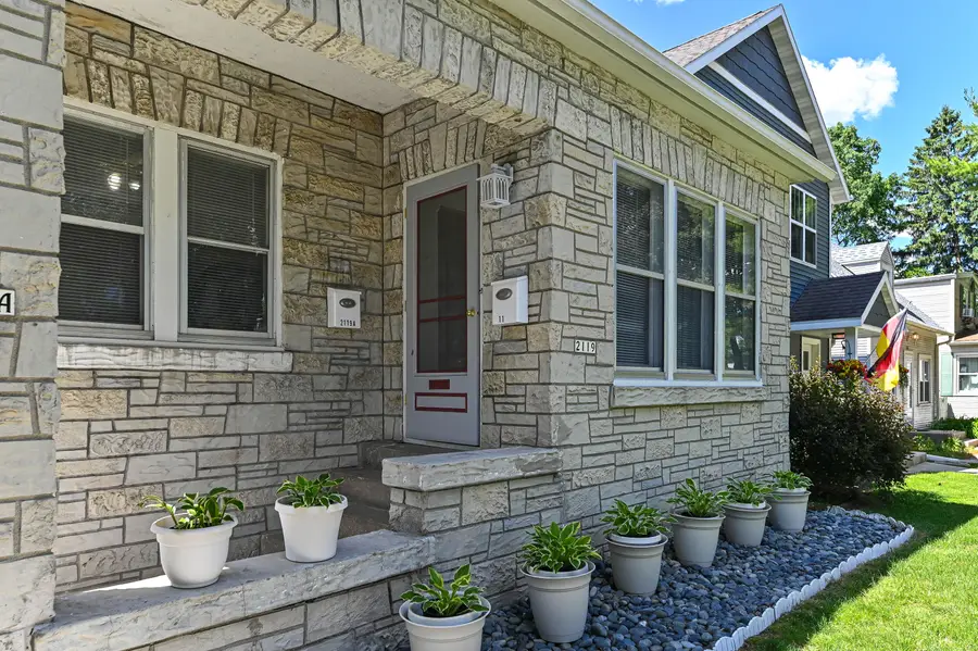 2119 E Holt Ave, Milwaukee, WI 53207 - #2