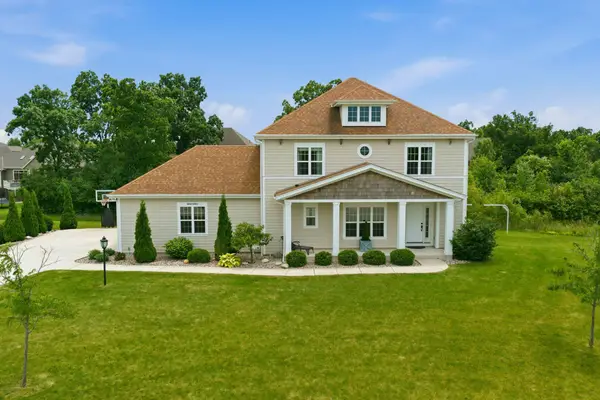 S89W13007 Bonningale Ct, Muskego, WI 53150