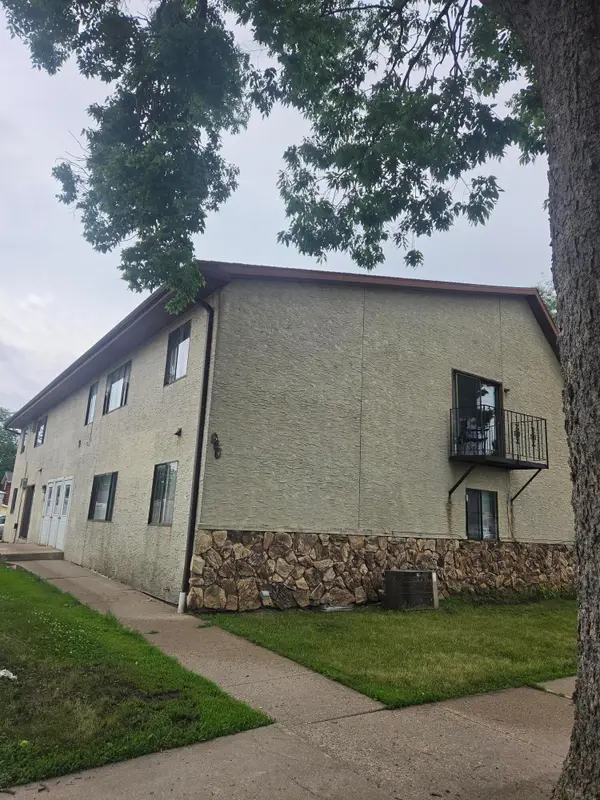 514 10th St N, La Crosse, WI 54601