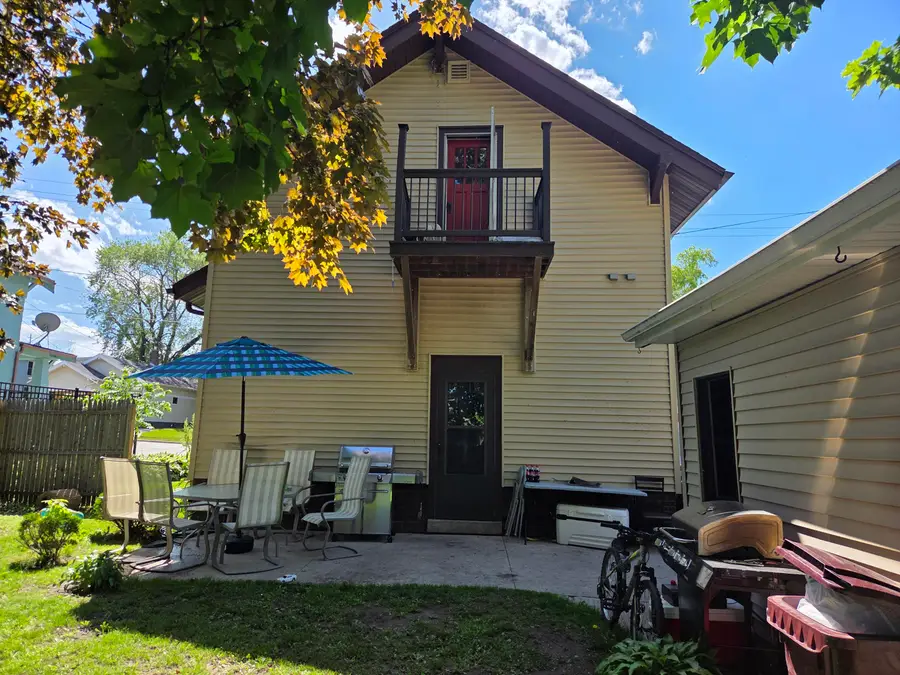 913 S 21st St, Manitowoc, WI 54220 - #3