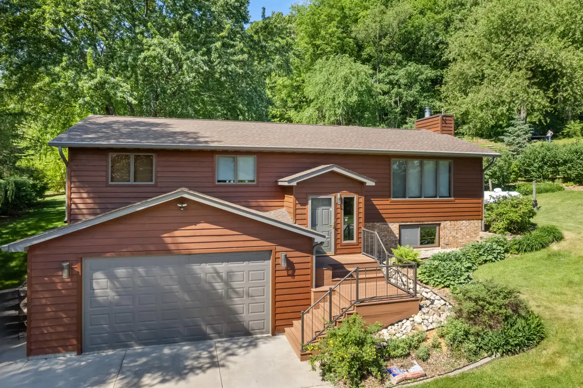 39109 Karen Ct, Winona, MN 55987 - #1