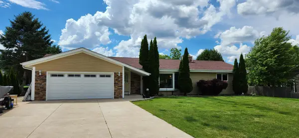 24 Hammes Dr, Mount Pleasant, WI 53406