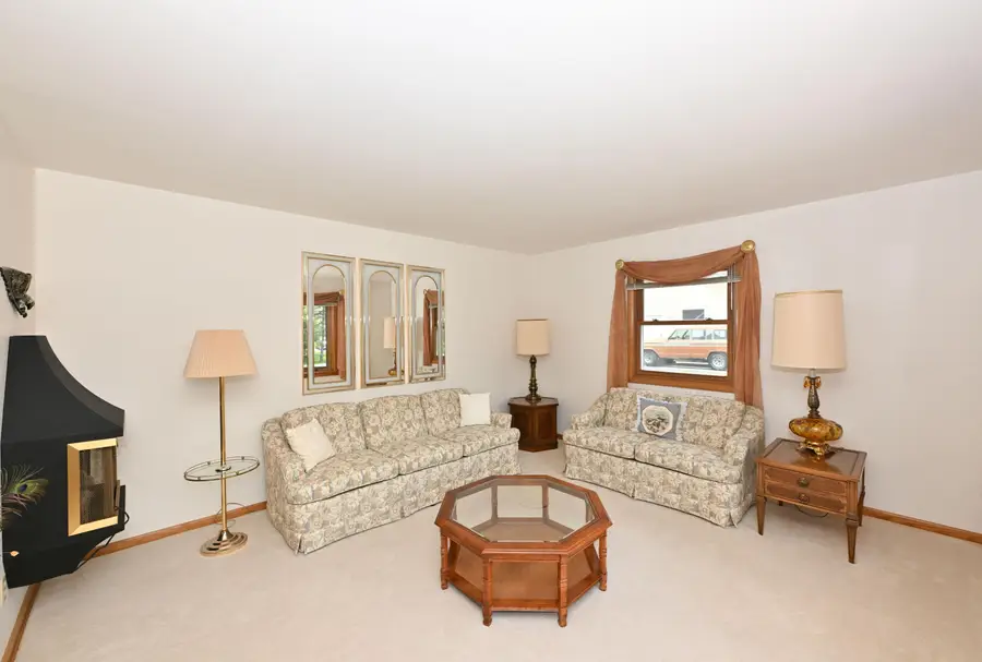 26624 Waubeesee Lake Dr, Wind Lake, WI 53185 - #3