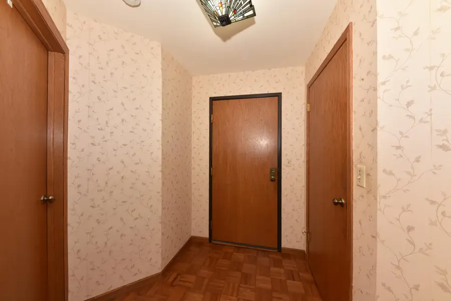 7234 N Green Bay Ave, Glendale, WI 53209 - #2