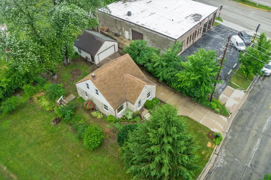 337 N 110th St, Wauwatosa, WI 53226 - #3