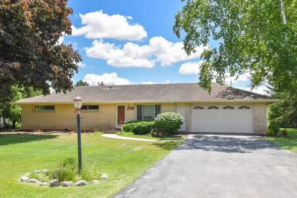 N79W16119 Community Dr, Menomonee Falls, WI 53051