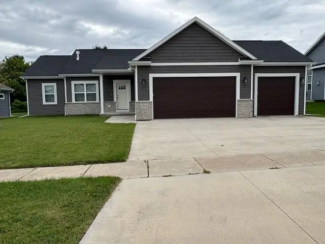 304 Riverside Ct, Theresa, WI 53091 - #1
