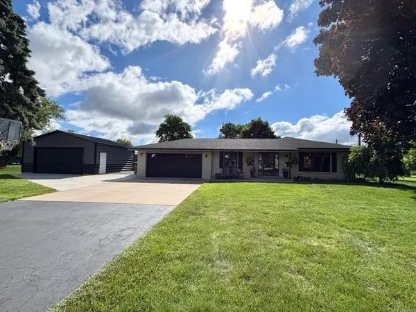 7410 S 68th St, Milwaukee, WI 53132