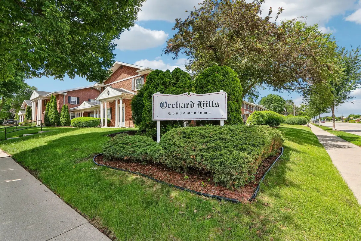 3119 S 122nd St, West Allis, WI 53227 - #1