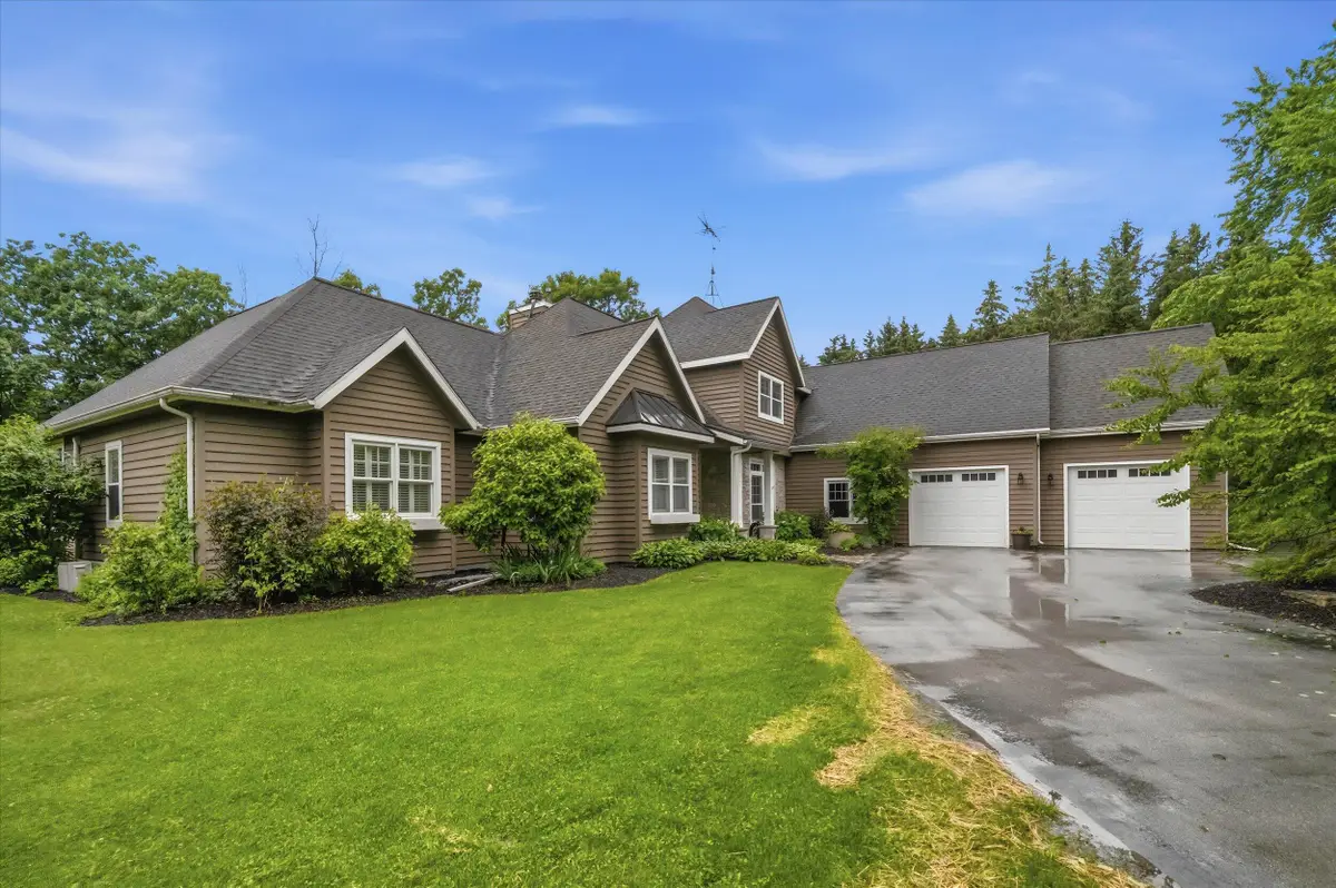 W2324 North Star Ln, Herman, WI 53083 - #1