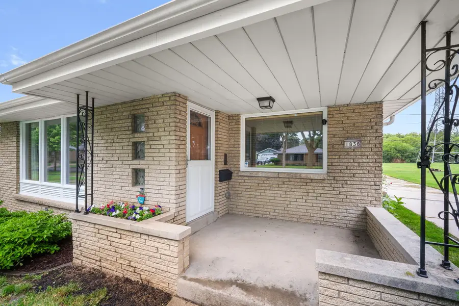1838 W Plainfield Ave, Milwaukee, WI 53221 - #3