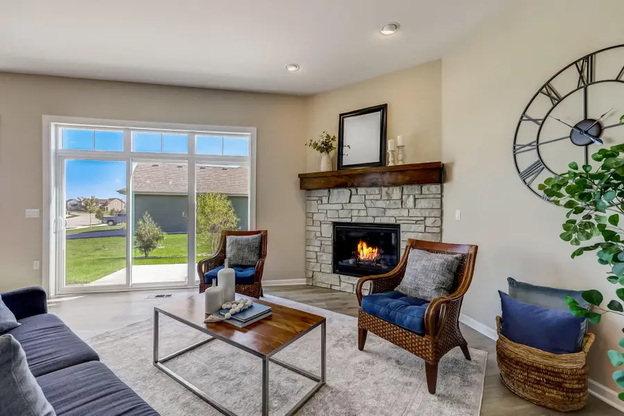 1372 Prairie Creek Cir, Oconomowoc, WI 53066 - #3