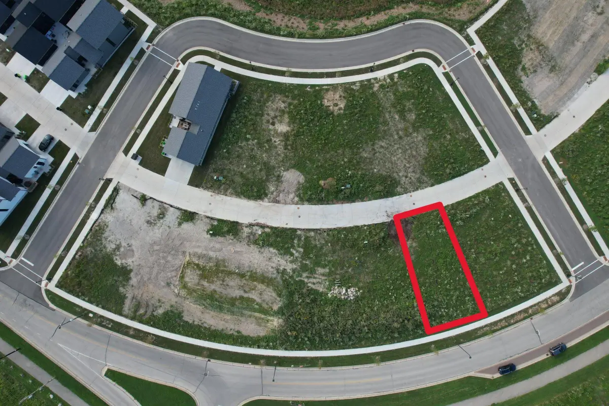 9463 E Lake Vista Pkwy, Oak Creek, WI 53154 - #1