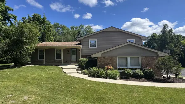 5340 S Maryknoll Dr, New Berlin, WI 53151