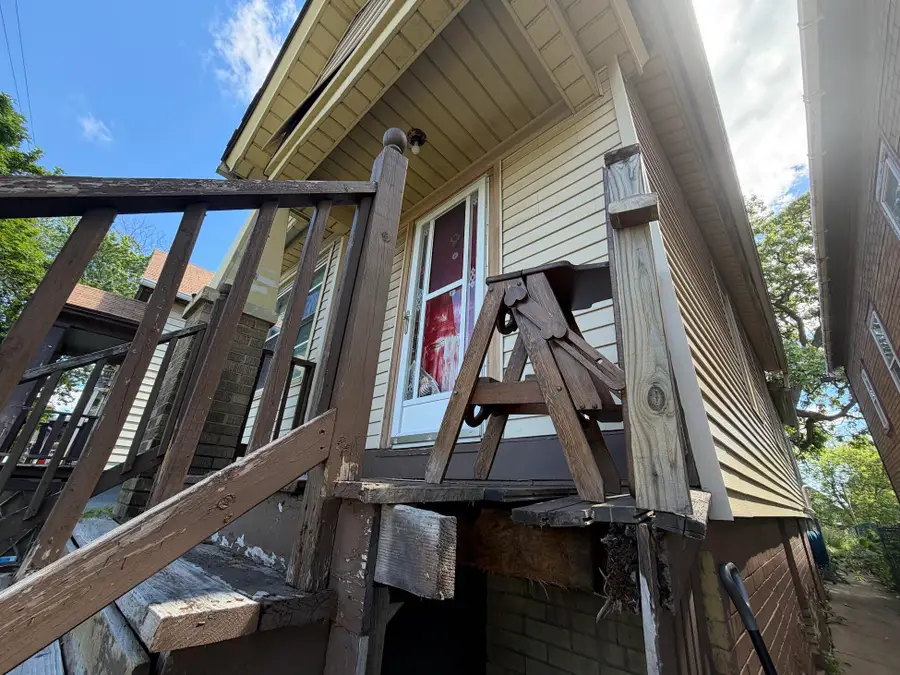 1740 S 4th St, Milwaukee, WI 53204 - #3
