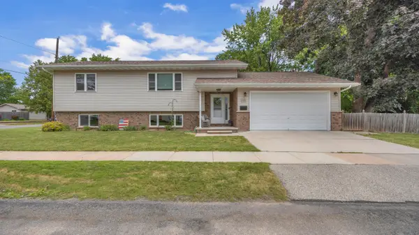 1520 Columbia Ave, Oshkosh, WI 54901