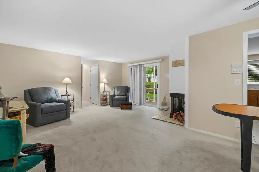 950 Woodridge Ct, Lake Geneva, WI 53147 - #2