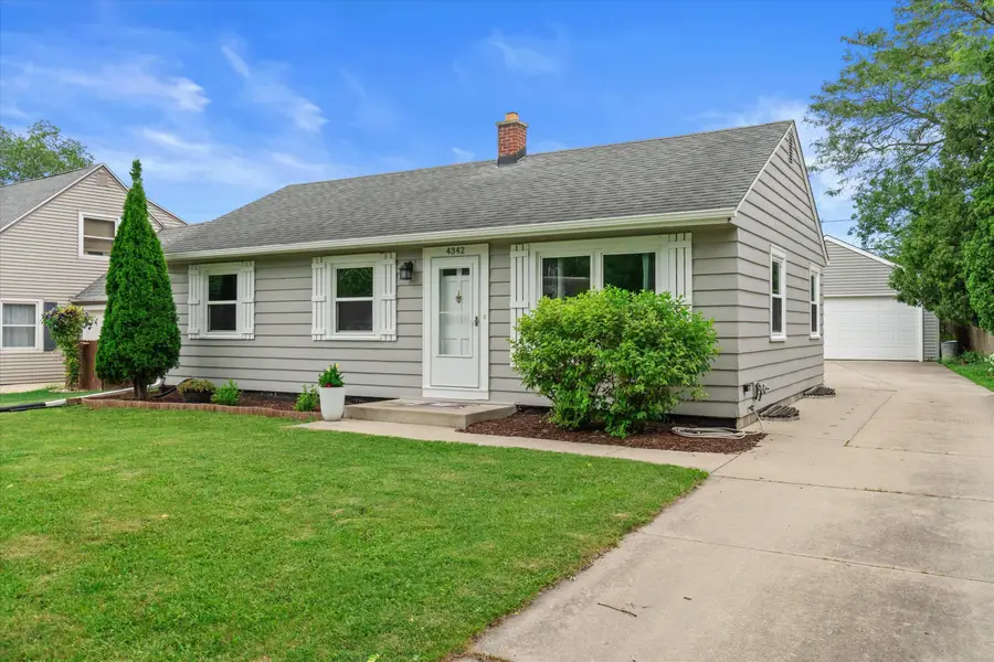 4342 Glenway St, Wauwatosa, WI 53222 - #3