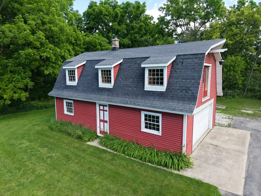 19272 W Coffee Rd, New Berlin, WI 53146 - #3