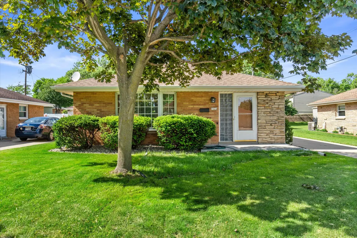 7024 W Lakefield Dr, Milwaukee, WI 53219 - #1