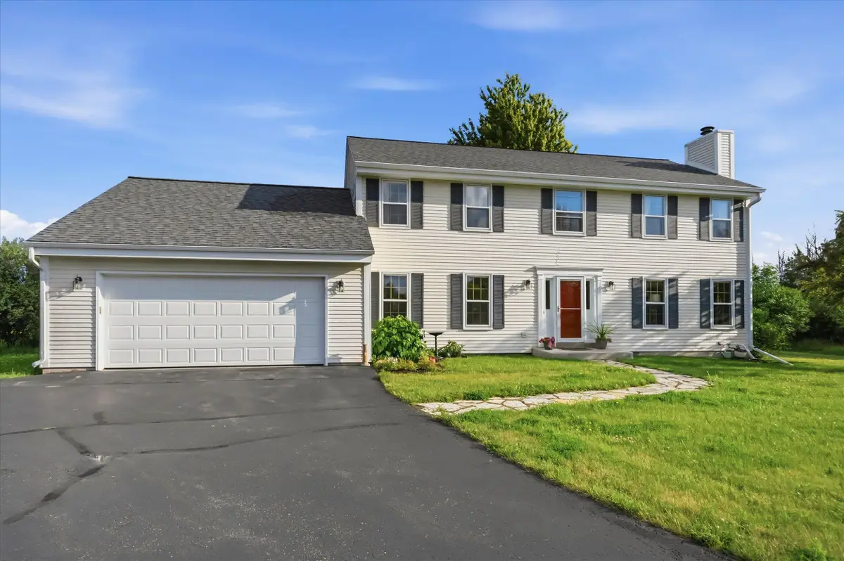 855 Ulao Rd, Grafton, WI 53024 - #1