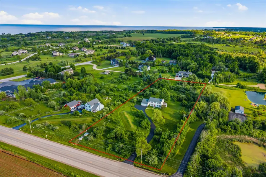855 Ulao Rd, Grafton, WI 53024 - #2