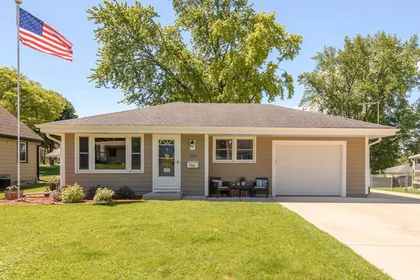 1109 Lawndale Ave, Waukesha, WI 53188