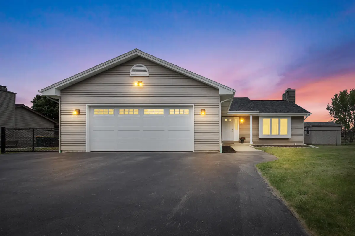 3800 E Elm Rd, Oak Creek, WI 53154 - #1
