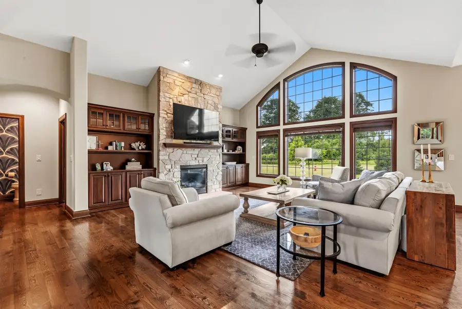 12575 N Hawks Glen Ct, Mequon, WI 53097 - #2
