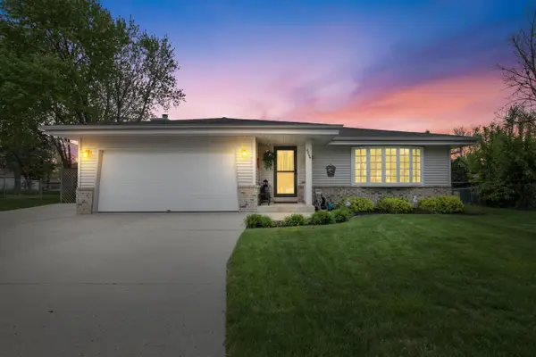 6846 S Juniper Ct, Oak Creek, WI 53154