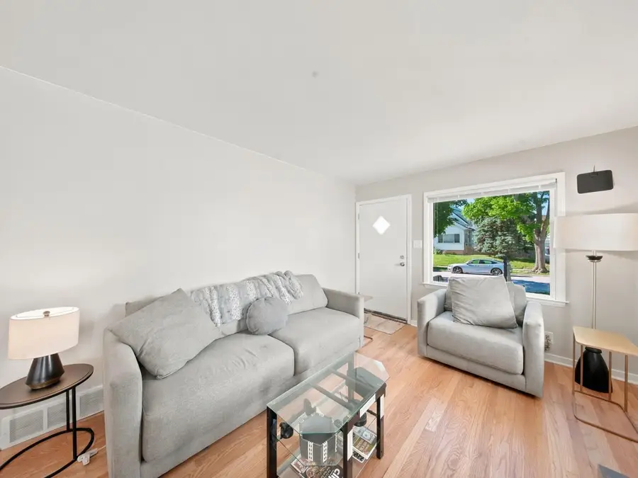 2247 E Vollmer Ave, Milwaukee, WI 53207 - #3