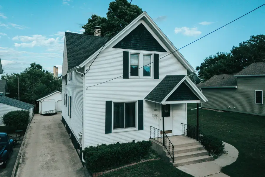 1405 S 13th St, Manitowoc, WI 54220 - #2