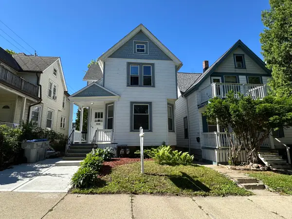 1711 E Belleview Pl, Milwaukee, WI 53211