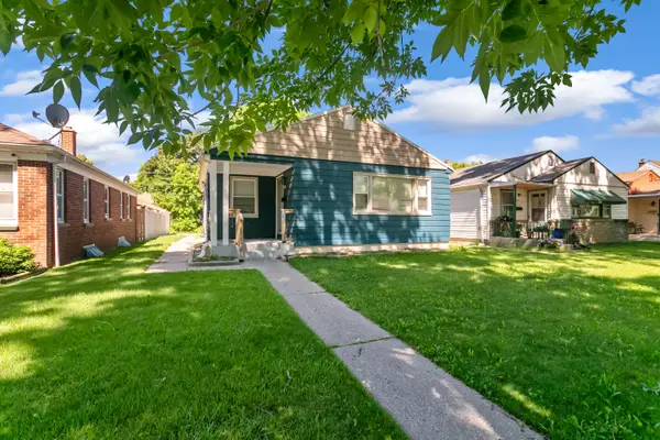 5033 N 24th St, Milwaukee, WI 53209