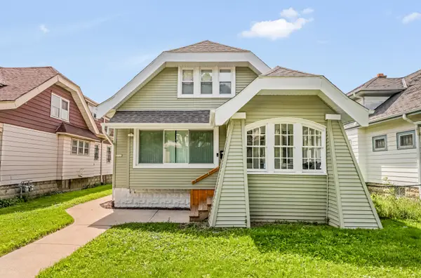 3713 N 15th St, Milwaukee, WI 53206